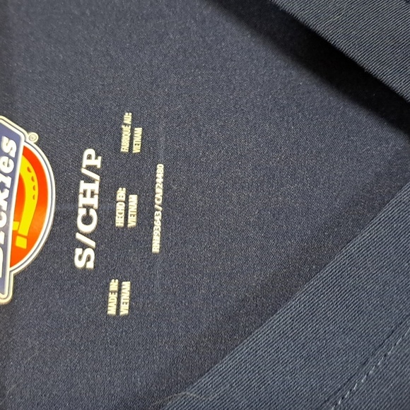 NWT Dickies Xtreme Stretch Scrub Top Contemporary Sizr Small - Picture 3 of 10